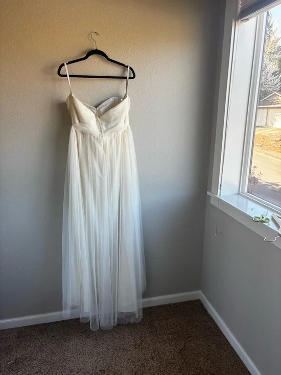 Jenny Yoo Strapless Ivory Tulle Gown - Picture 9 of 12